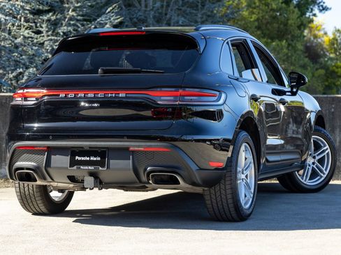 Certified 2025 Porsche Macan image 11