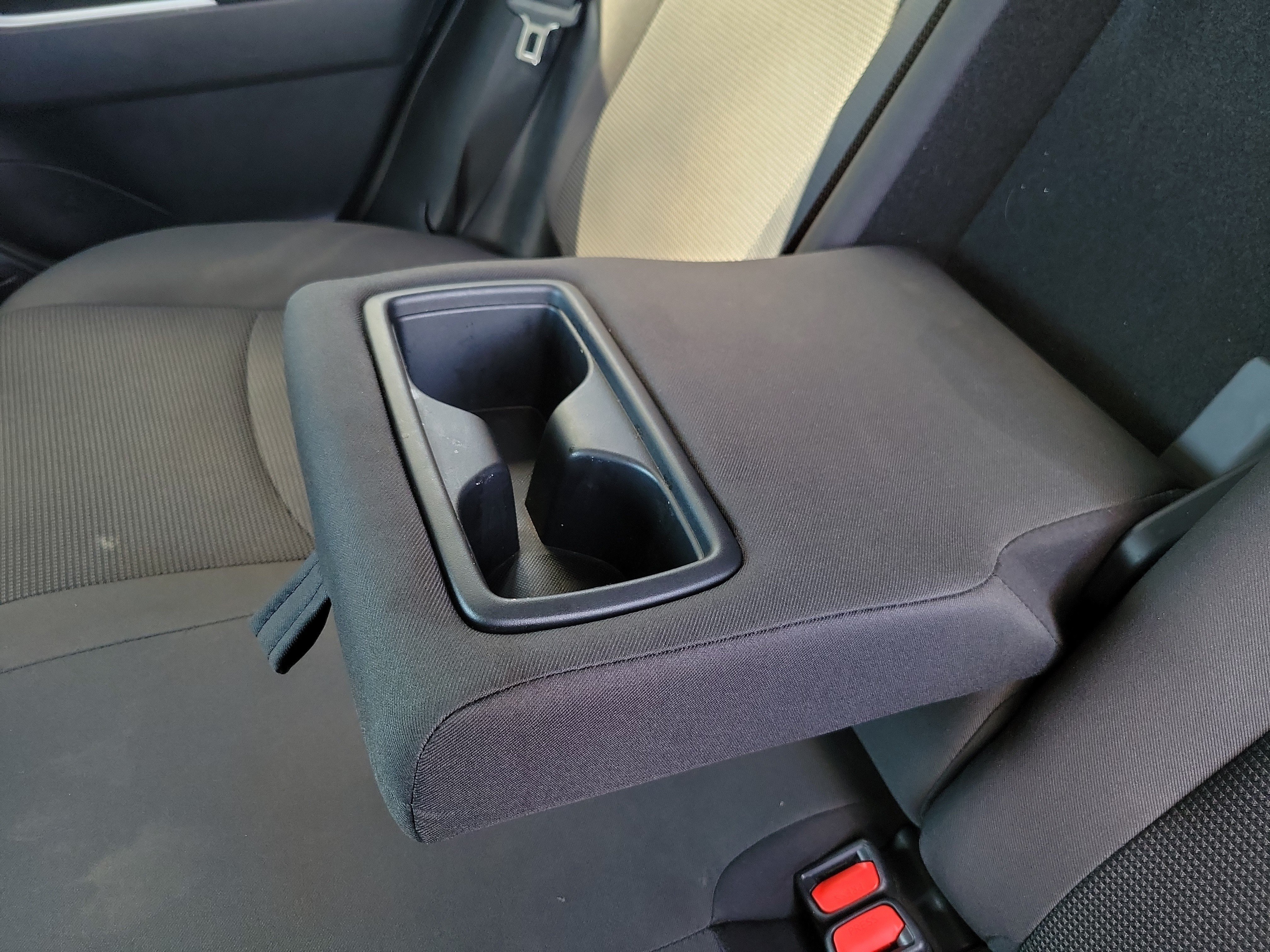 Used 2019 Toyota RAV4 LE FWD image 21