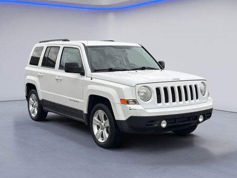 Used 2013 Jeep Patriot Latitude FWD image 5