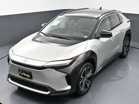 Used 2023 Toyota bZ4X Limited image 41