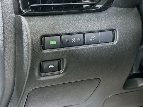 Used 2023 Nissan Sentra SV FWD image 10