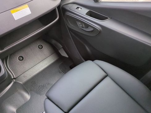 Used 2025 Mercedes-Benz Sprinter 2500 image 17