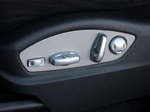 Used 2016 Porsche Cayenne GTS image 23