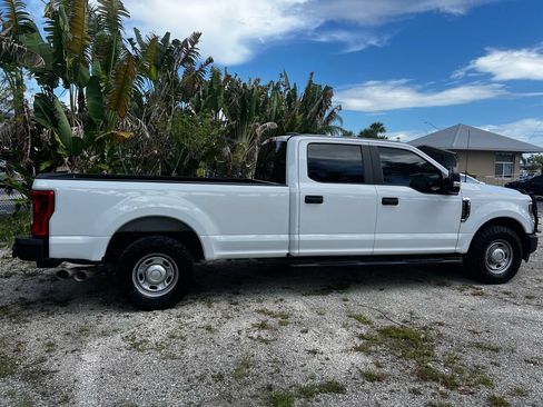 Used 2022 Ford F250 XL w/ Power Equipment Group RWD image 8
