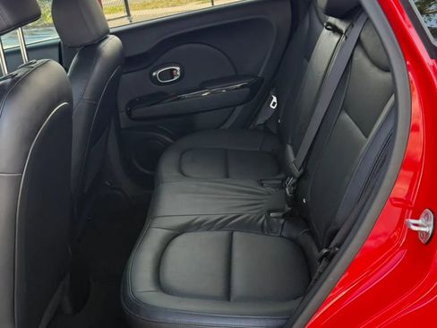 Used 2016 Kia Soul ! w/ Premium Package FWD image 11