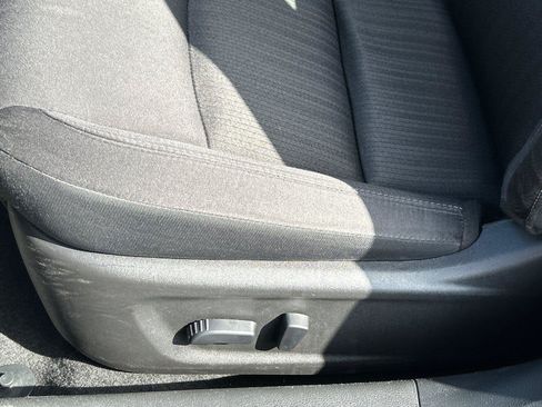 Used 2025 Nissan Altima 2.5 SV FWD image 15