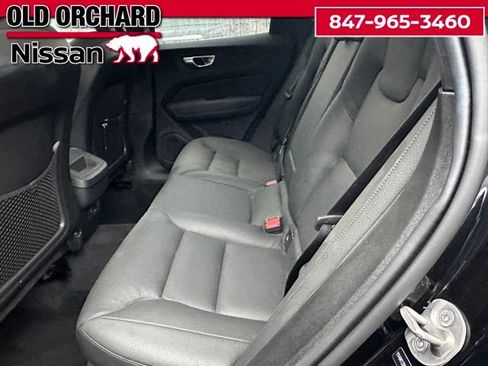 Used 2025 Volvo XC60 B5 Plus image 14