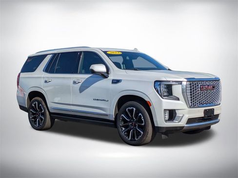 Used 2023 GMC Yukon Denali image 2