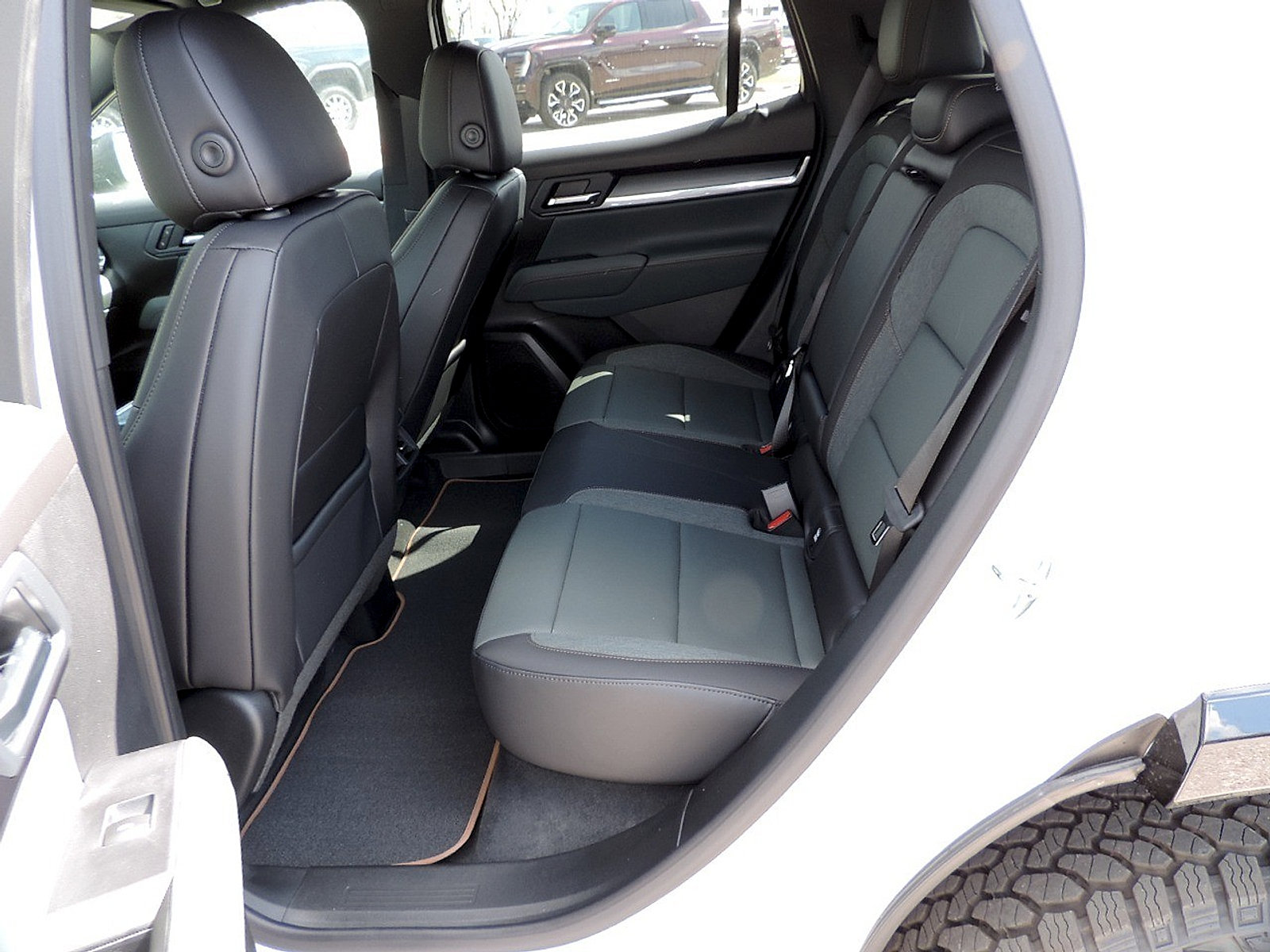 New 2026 GMC Terrain AT4 AWD/4WD image 15