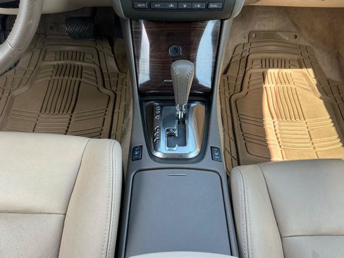Used 2011 Nissan Altima 2.5 SL w/ Technology Pkg FWD image 17