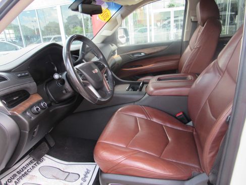 Used 2019 Cadillac Escalade Premium Luxury AWD/4WD image 9