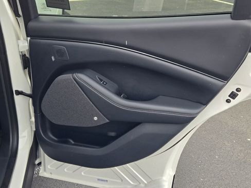 Used 2021 Ford Mustang Mach-E Premium image 11