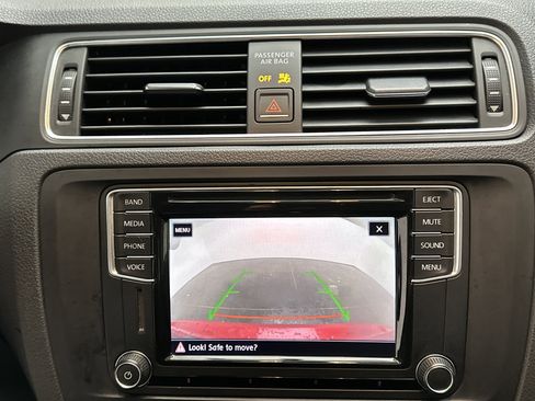 Used 2017 Volkswagen Jetta SE image 31