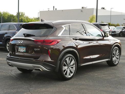 Used 2021 INFINITI QX50 Sensory image 5