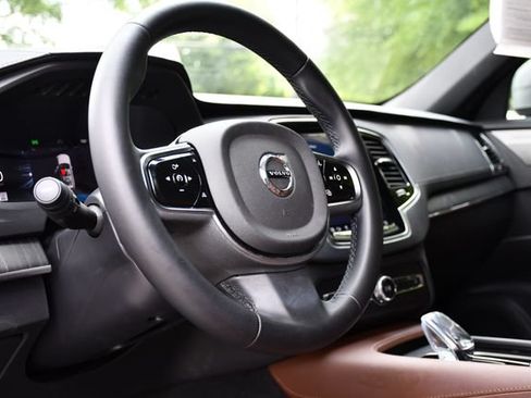 Used 2024 Volvo XC90 B6 Ultimate w/ Protection Package AWD/4WD image 12