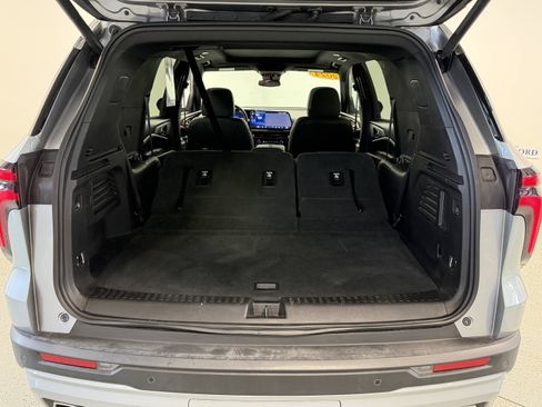 Used 2024 Chevrolet Traverse Z71 w/ LPO, Floor Liner Package AWD/4WD image 25
