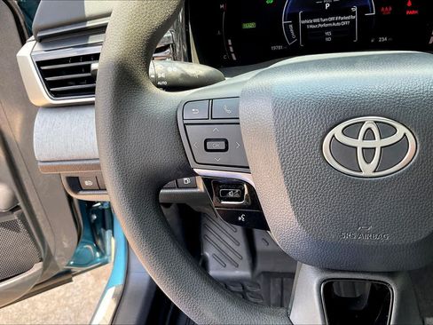 Used 2026 Toyota Camry LE w/ Convenience Package FWD image 23