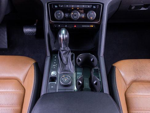 Used 2019 Volkswagen Atlas SEL Premium image 30