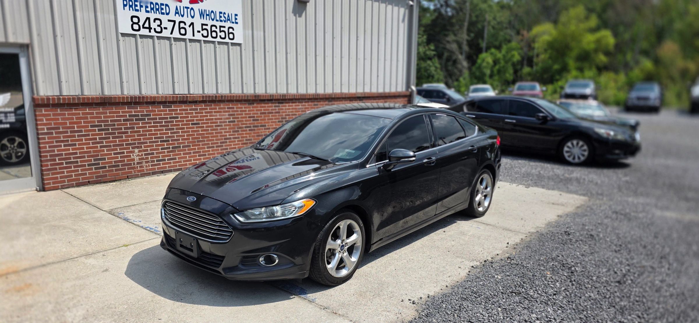 Used 2015 Ford Fusion SE FWD image 1