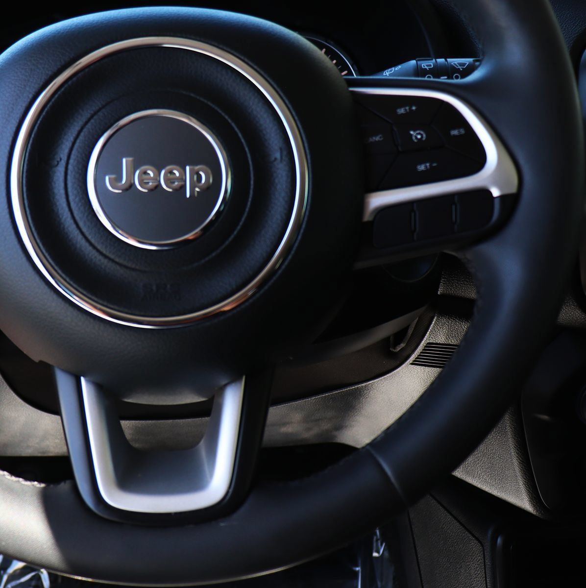 Used 2019 Jeep Renegade Latitude FWD image 55