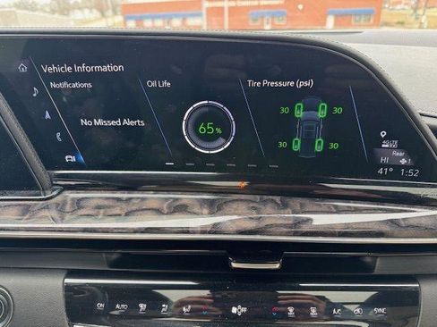 Used 2021 Cadillac Escalade ESV Premium Luxury image 37