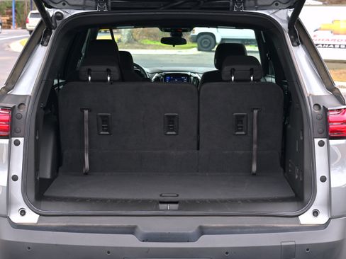 Used 2023 Chevrolet Traverse LT image 30