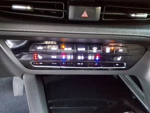 Used 2023 Buick Envision Preferred image 33