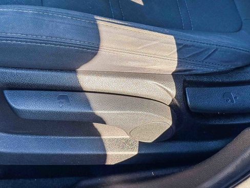 Used 2016 Kia Sorento LX image 21