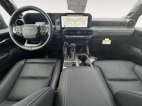 Used 2025 Toyota Land Cruiser PREMIUM image 13