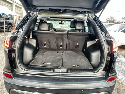 Used 2019 Jeep Cherokee Limited image 25