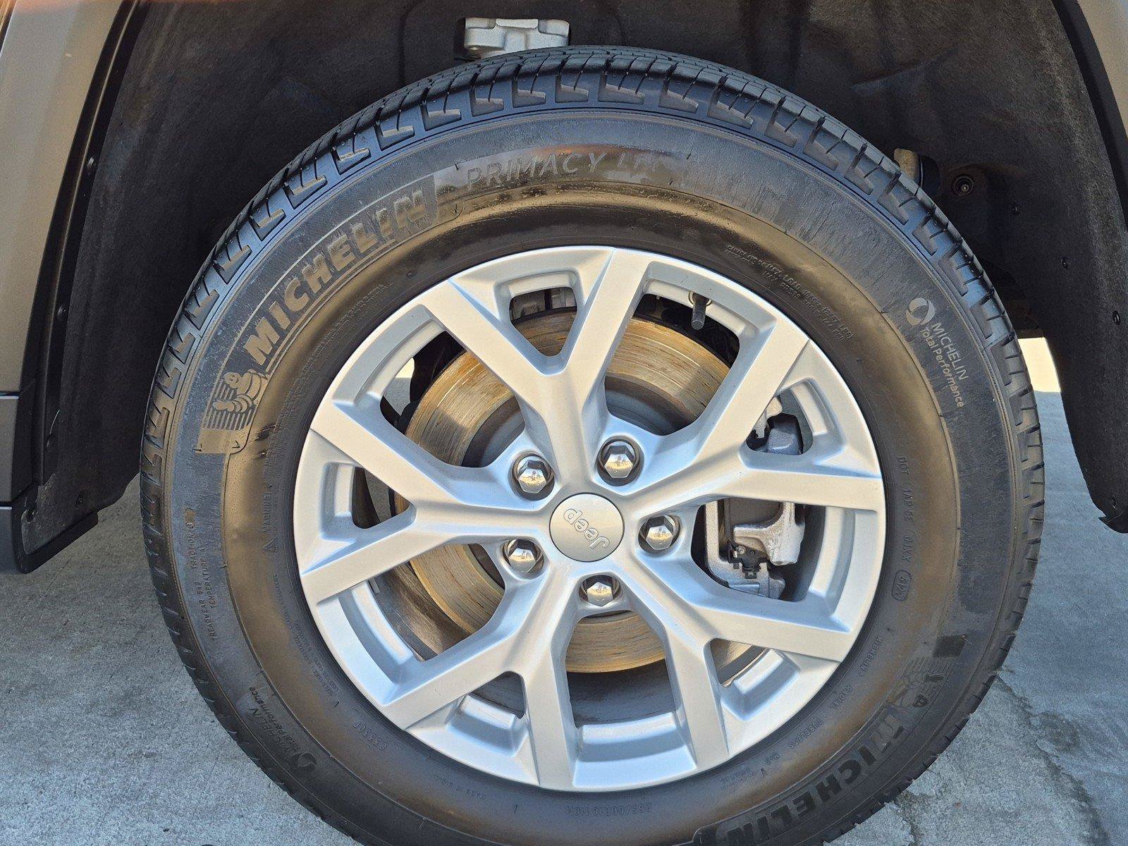 Used 2023 Jeep Grand Cherokee L Limited RWD image 14