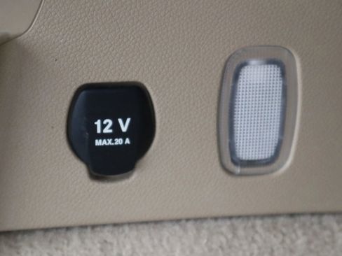 Used 2015 Mercedes-Benz GL 320 BlueTEC 4MATIC w/ Premium I Package image 18