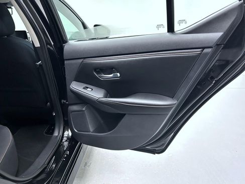 Used 2022 Nissan Sentra SR w/ Electronics Package image 17