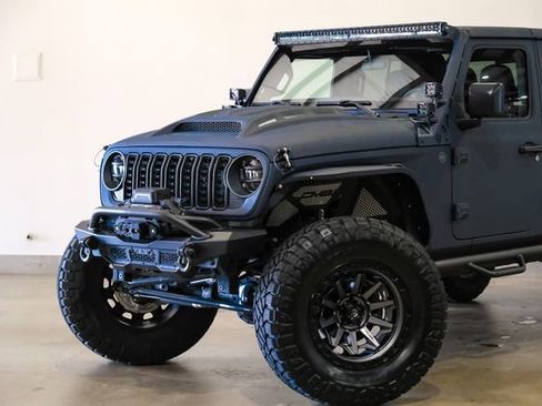 Used 2025 Jeep Gladiator Sport image 6