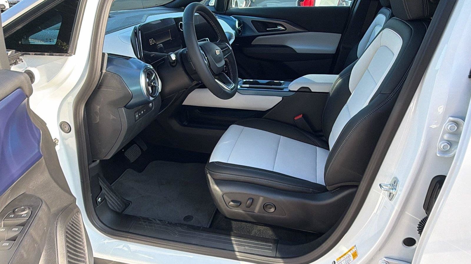 New 2026 Chevrolet Equinox EV LT FWD image 15