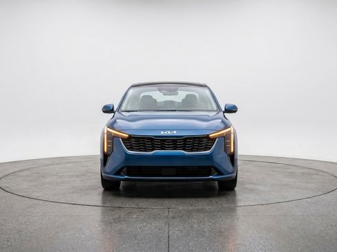 Used 2025 Kia K4 FWD image 2