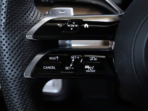 Used 2024 Mercedes-Benz GLS 580 4MATIC image 33