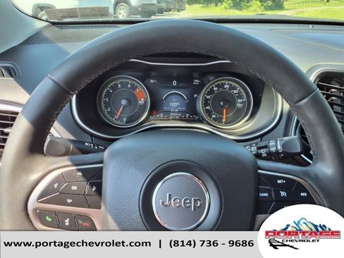 Used 2021 Jeep Cherokee Limited image 27