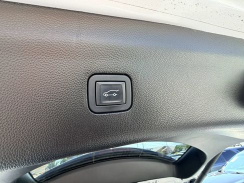 Used 2023 Buick Enclave Avenir w/ Avenir Technology Package AWD/4WD image 31