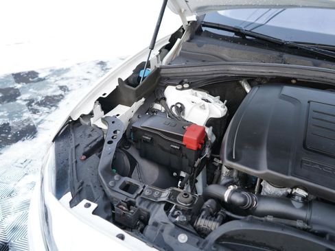 Used 2020 Jaguar F-PACE R-Sport image 91