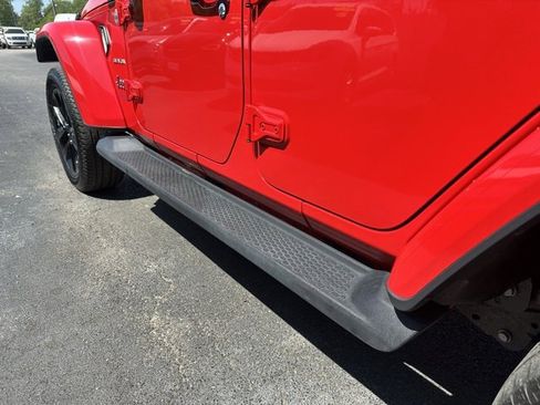 Used 2021 Jeep Wrangler Unlimited Sahara w/ Cold Weather Group image 16