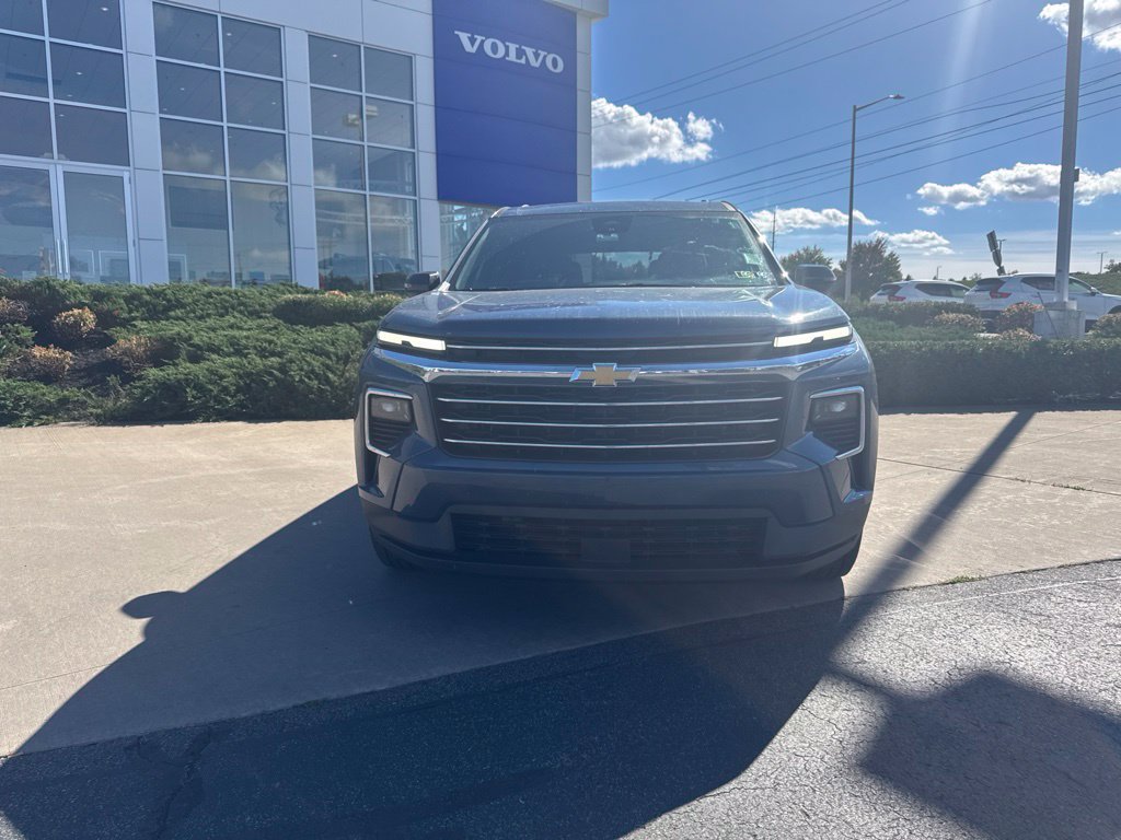Used 2026 Chevrolet Traverse LT AWD/4WD image 2