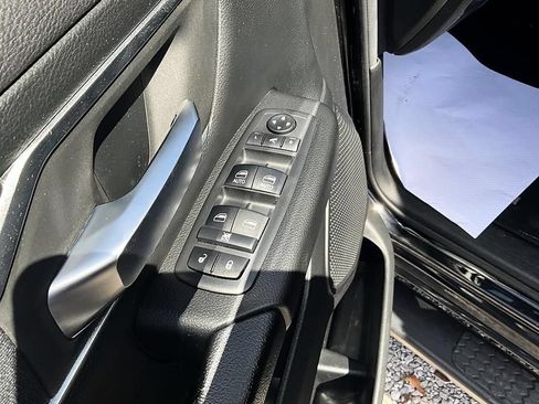Used 2019 RAM 1500 Big Horn AWD/4WD image 13
