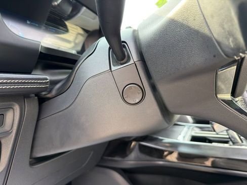 Used 2023 Ford F150 Lightning Platinum image 46