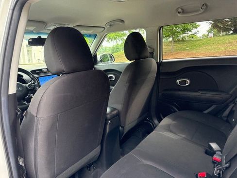 Used 2016 Kia Soul FWD image 33