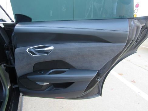 Used 2023 Audi e-tron GT Premium Plus image 26