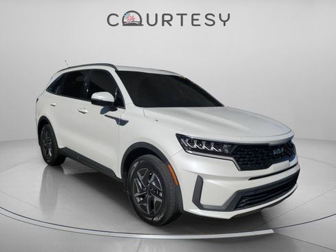 Certified 2022 Kia Sorento S image 5