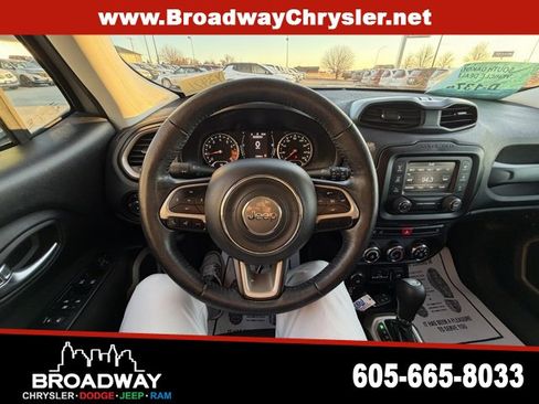 Used 2016 Jeep Renegade Latitude w/ Cold Weather Group image 15