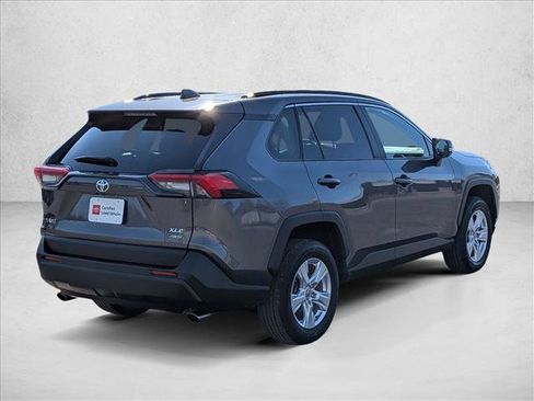 Used 2021 Toyota RAV4 XLE w/ XLE Grade Weather Package image 5