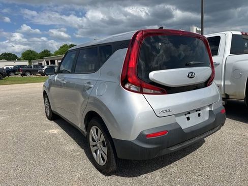 Used 2021 Kia Soul LX image 4